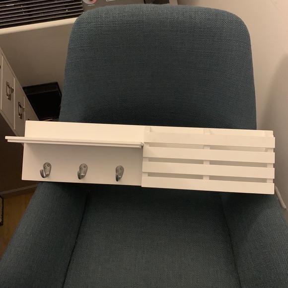 Entryway / office hanger - Picture 1 of 3